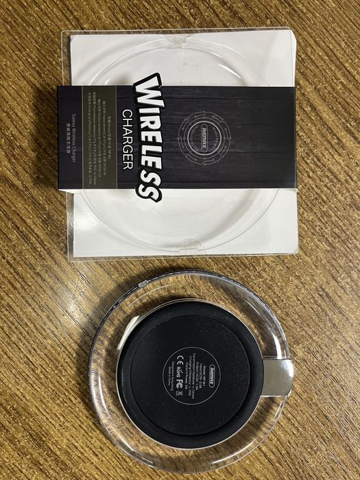 Беспроводная зарядка REMAX для телефона