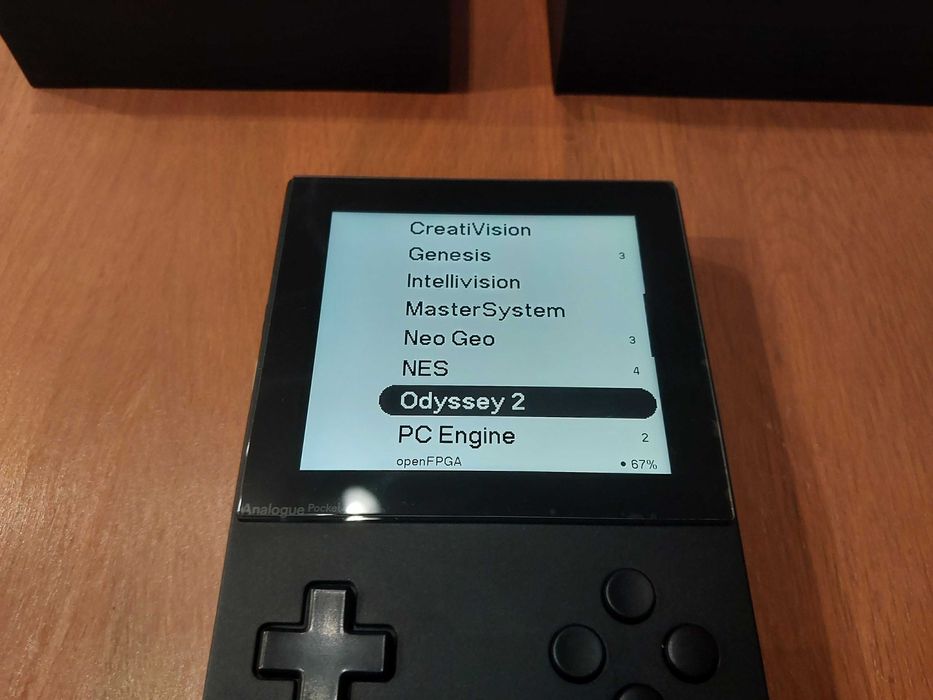 Analogue Pocket + karta + etui