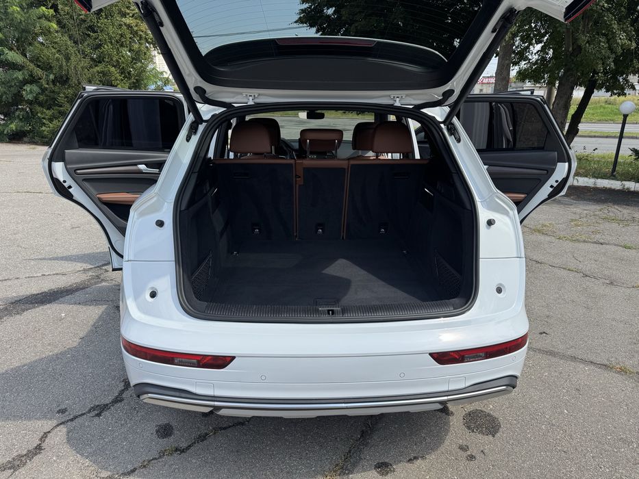 Audi q5 2021 як нова перед максимальна комплектація