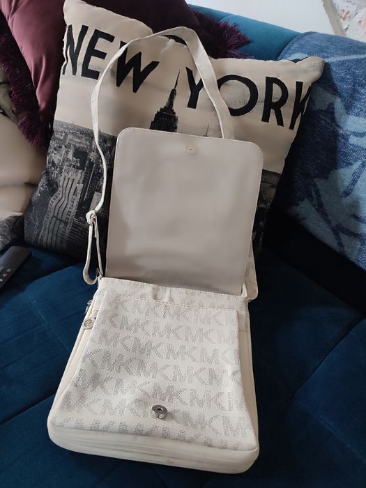 Listonoszka Michael Kors kremowa torebka shoperka