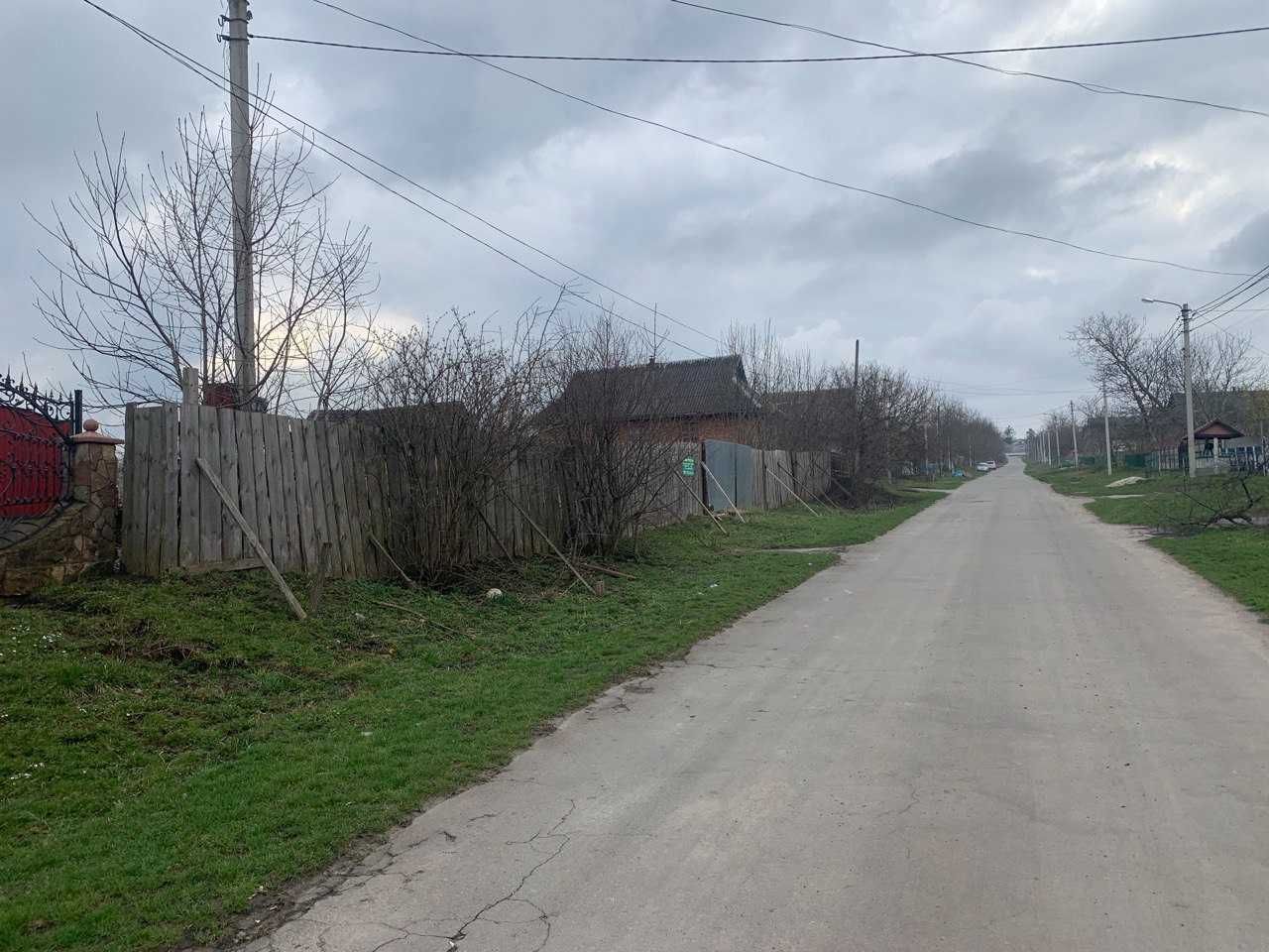 Участок 5200 м2 , з фундаментом - для підриєсмтва або житла