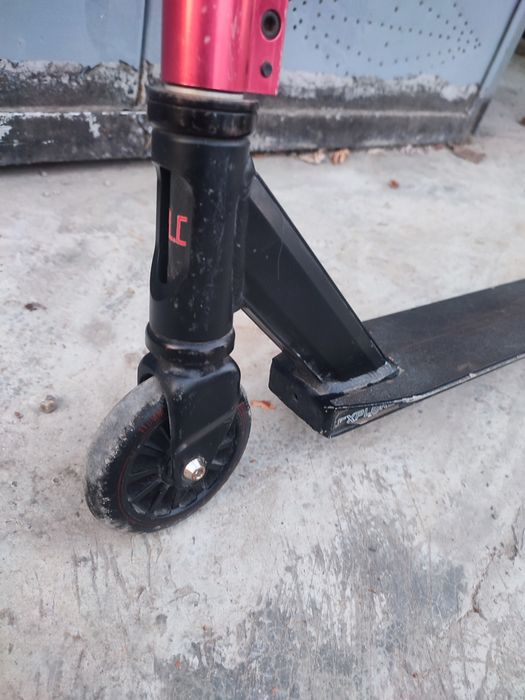 Самокат трюковий explore