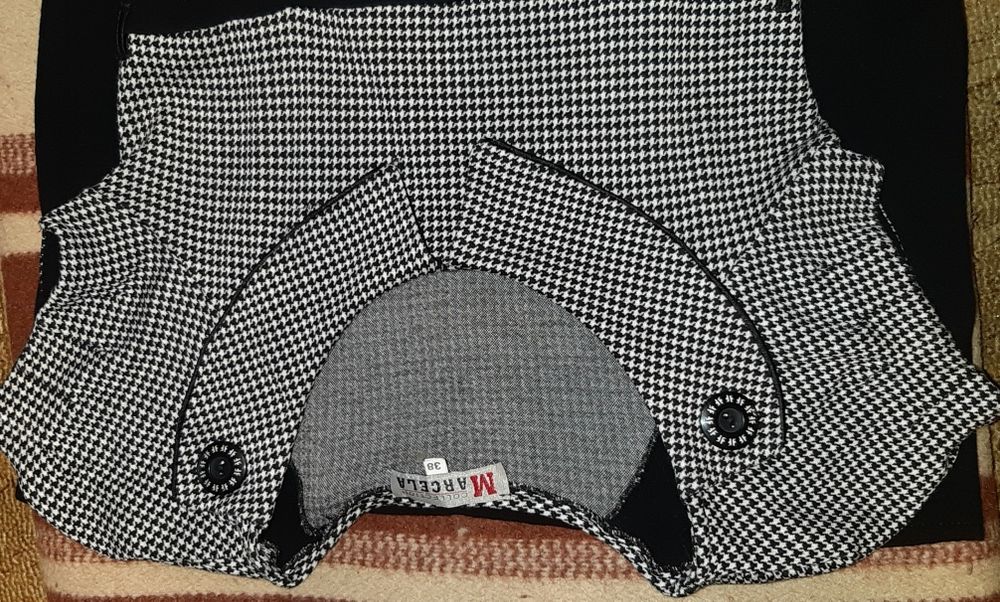 Платье, хорошо подчёркивает фигуру