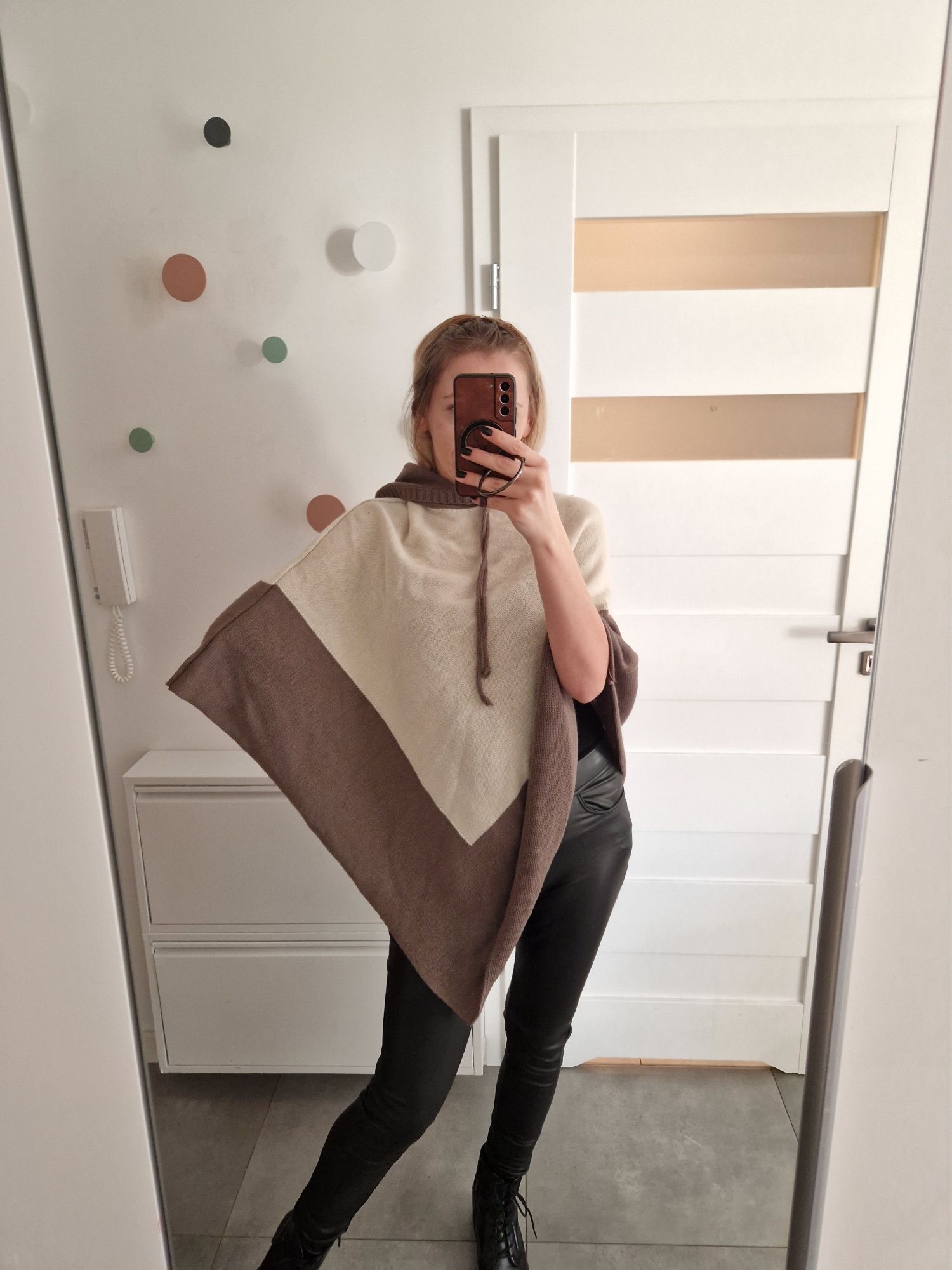 Sweter ponczo z kapturem narzutka rozmiar uniwersalny