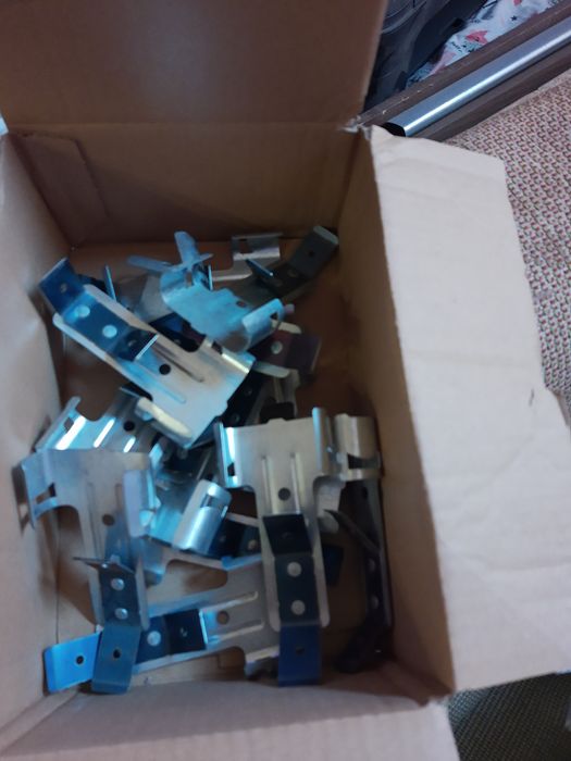 Wieszaki obrotowe profil Cd60