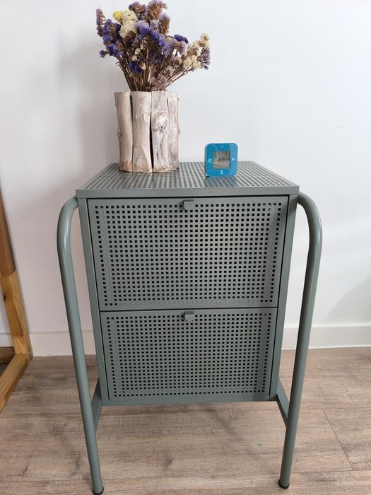 Cómoda em metal IKEA como nova