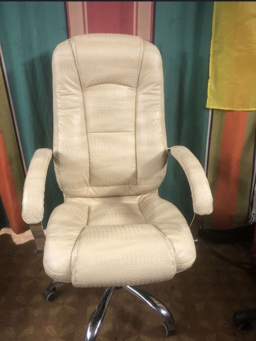 Перетяжка Ремонт Реставрація М'якої мебелі та офісних крісел