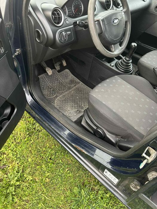 Sprzedam Forda Fieste