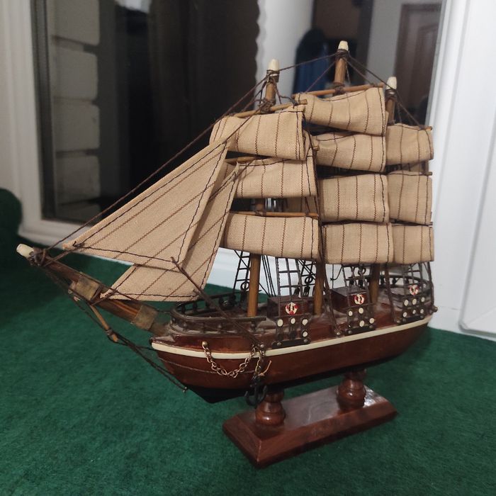 Модель вітрильного корабля