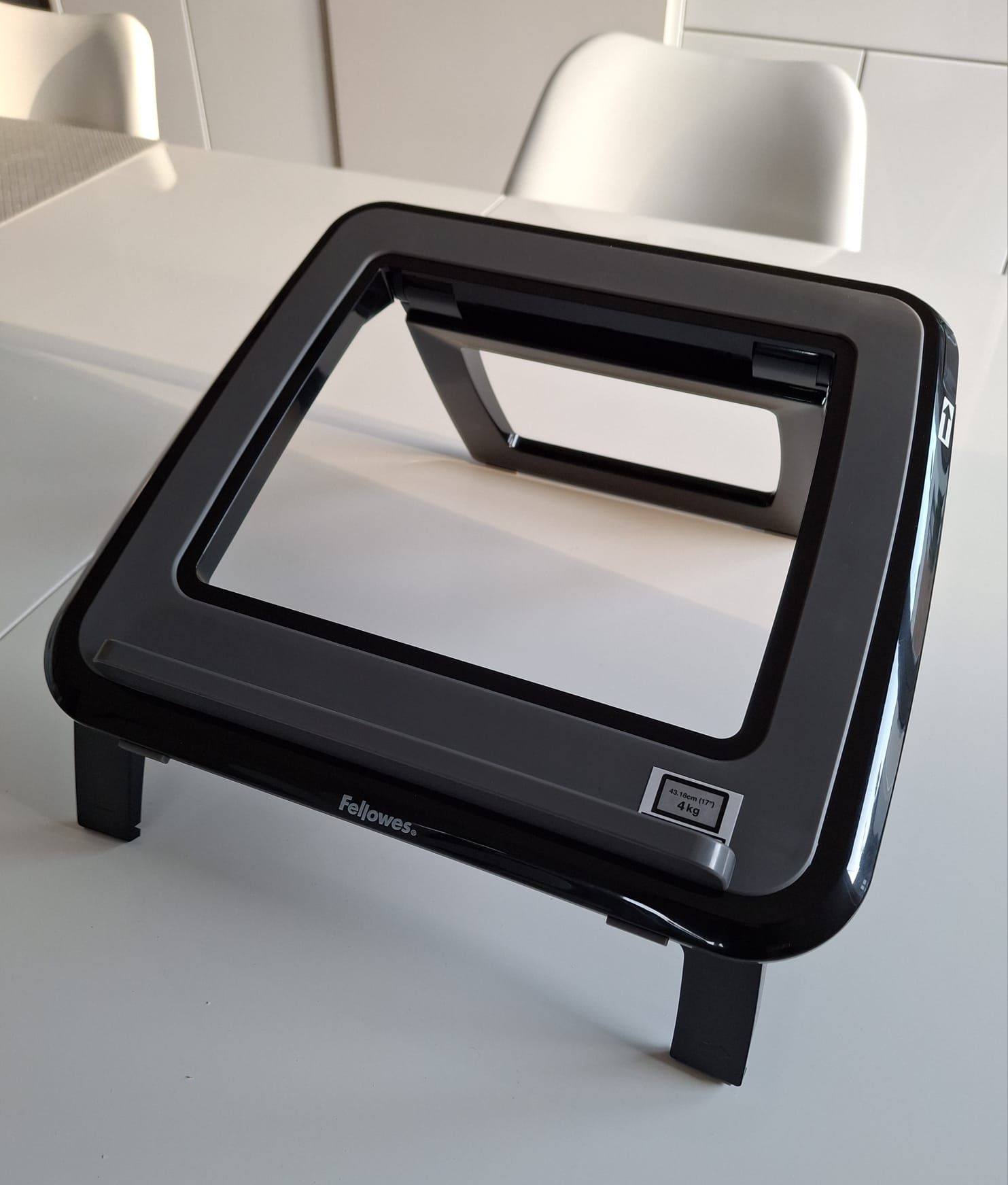Fellowes podstawa pod laptop 17" nowa na prezent