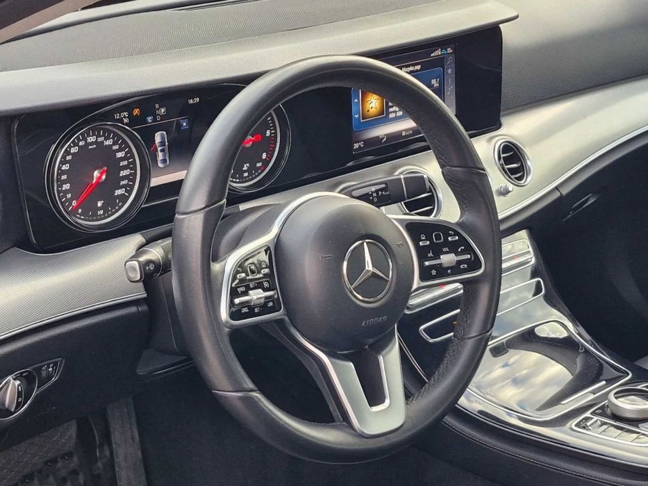 2018 Mercedes-Benz Klasa E 200 d 9G-TRONIC