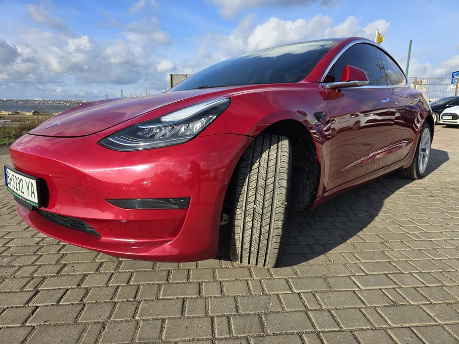 Продам Tesla Model 3