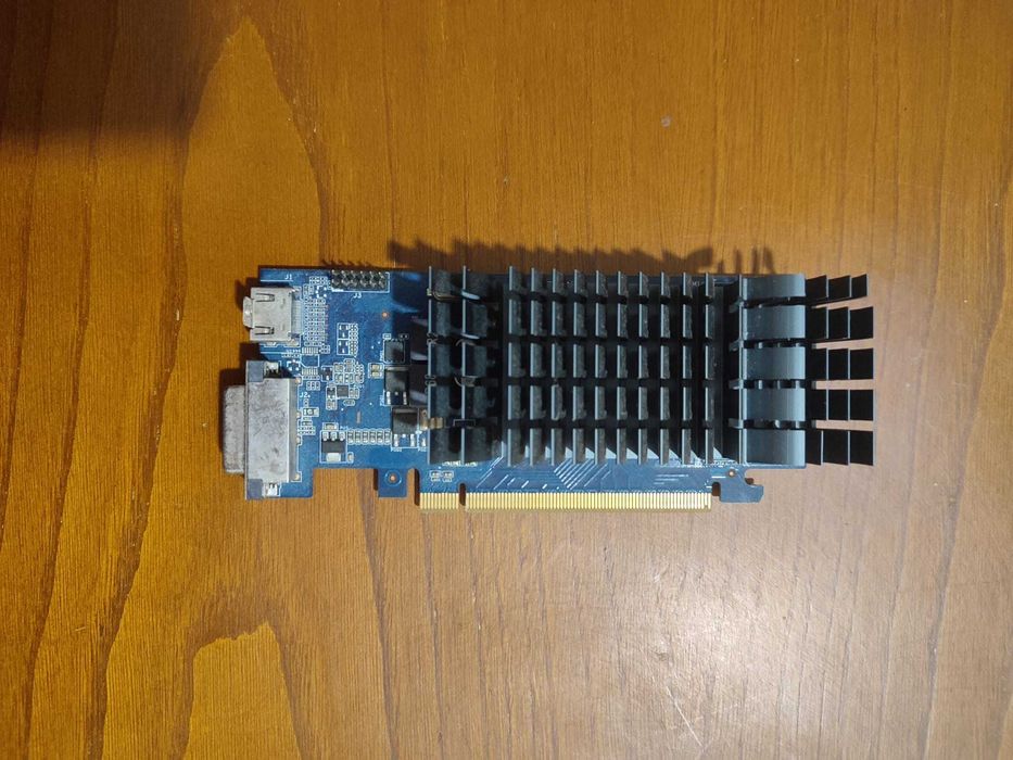 Placa Asus En210 Geforce 21064738414341890121