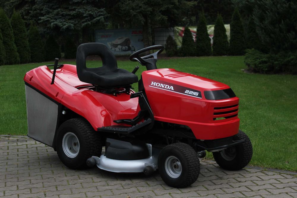 Honda 2216 V2  TRAKTOREK Kosiarka