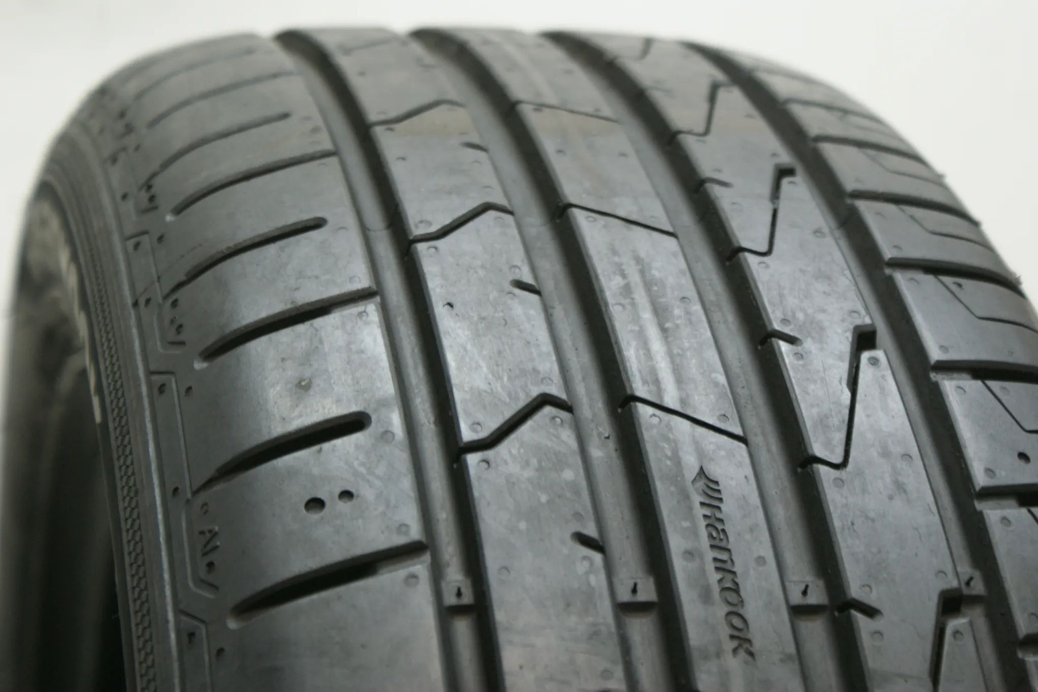 205/55R16 HANKOOK VENTUS PRIME 3 , 7,8mm B616