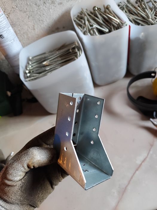 WBZ 49 Wieszaki belki zagięte 45x97x75x2,0. 20 sztuk