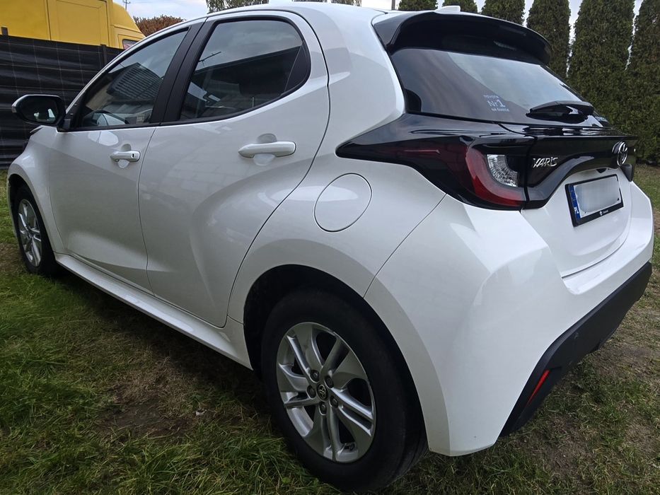 Toyota Yaris Hybrid 1.5 Comfort, 2024 rok. Automat. salon PL, 1 w., se