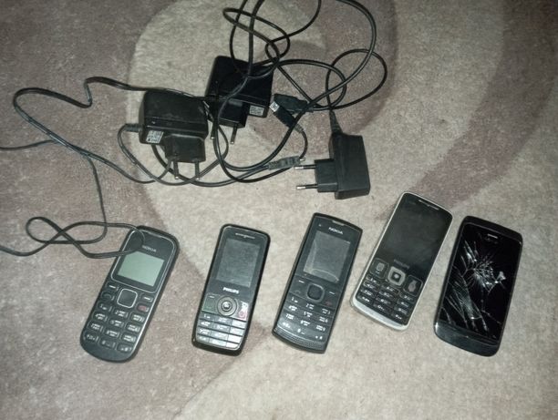 Віддам старі неробочі телефони