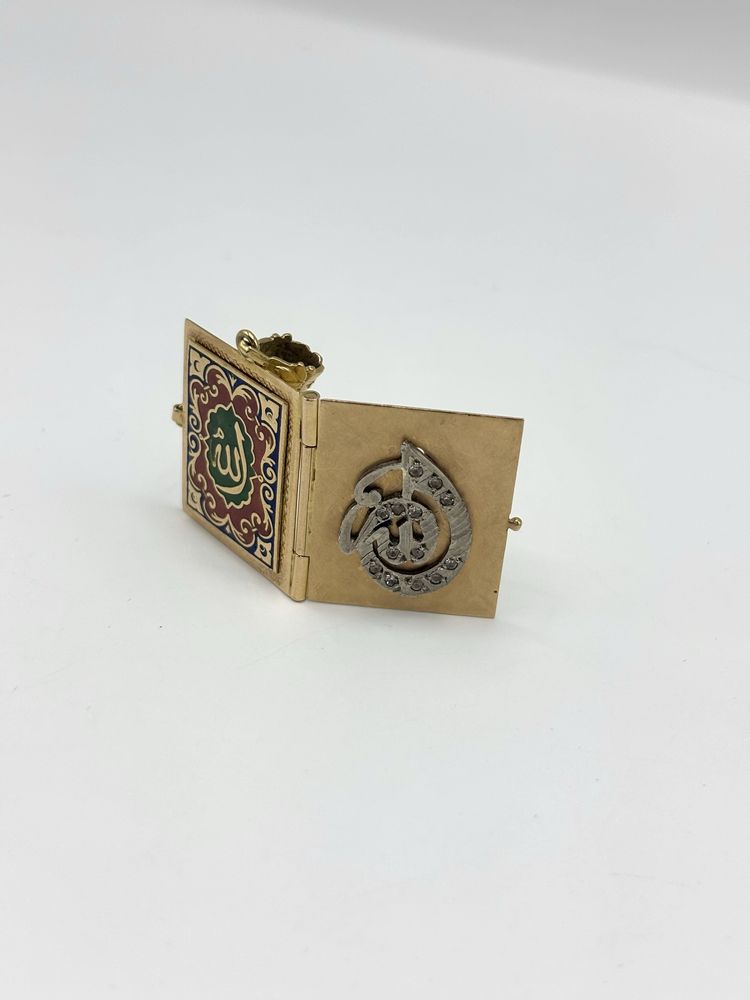 Złota 18 karatowa zawieszka z brylantami Koran