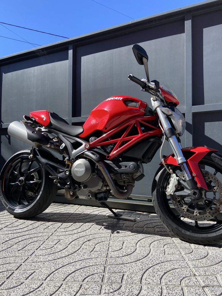 Ducati Monster 796