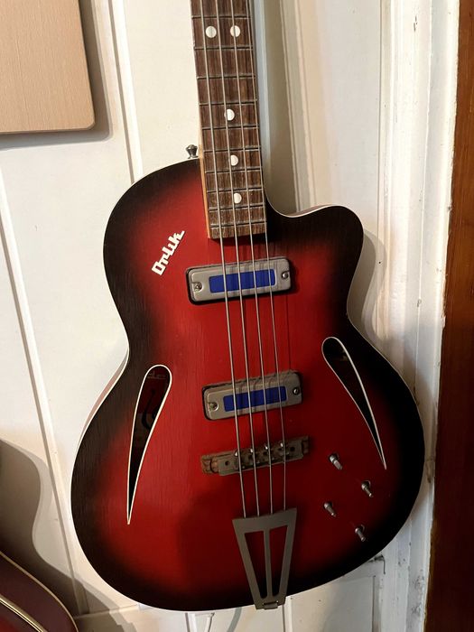 Gitara basowa Defil Orlik