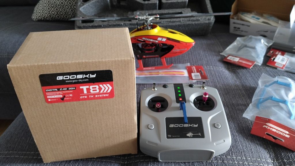 Goosky S2 RC helikopter RTR 2xLipo T8 nadajnik