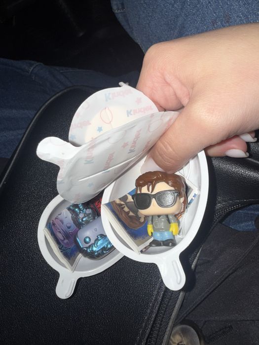 Поменяю Стива и Дастина из изнанки( очень странные дела)