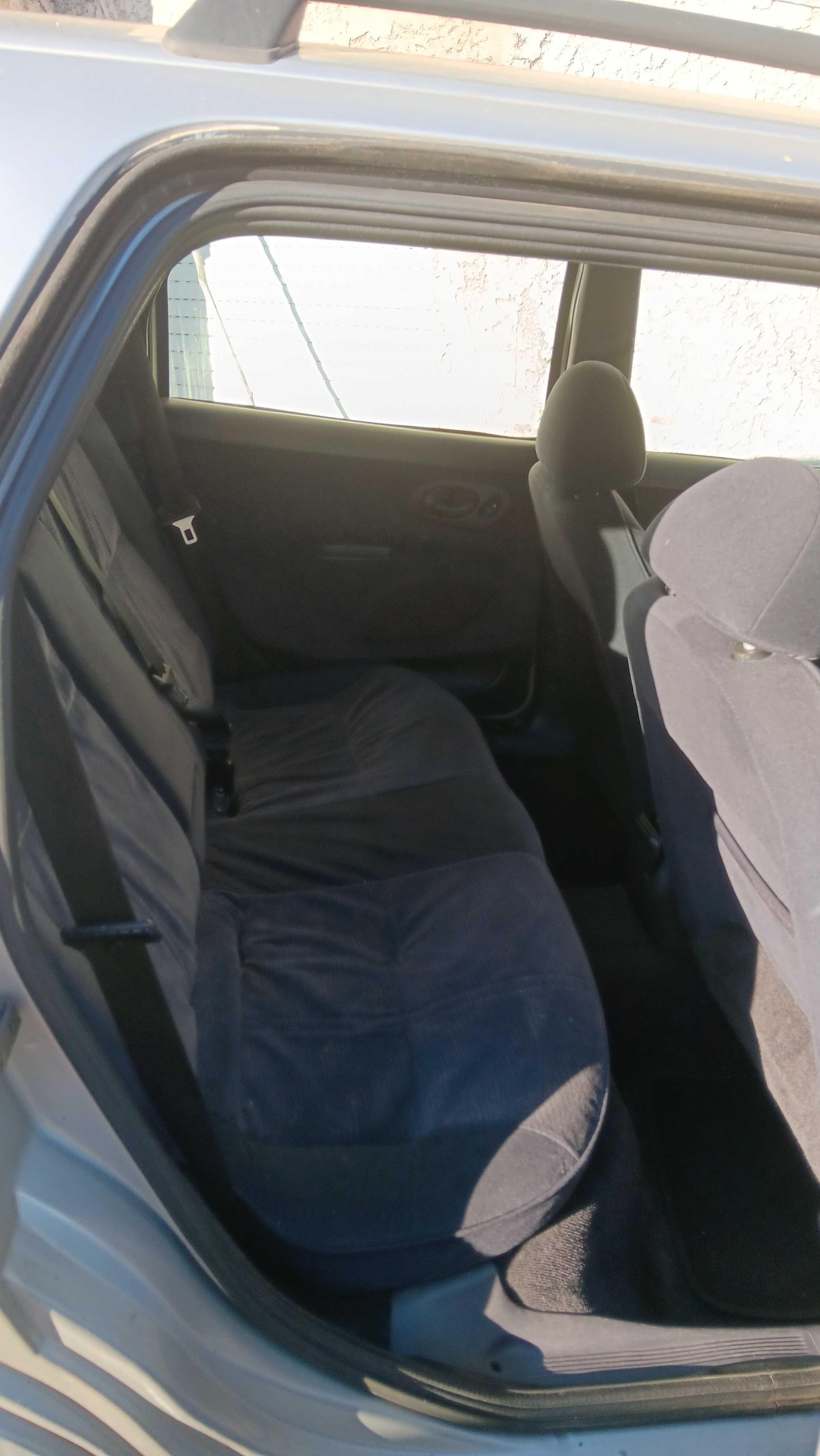 Vendo ford mondeo 1998 avaria na bomba injetora. 400€