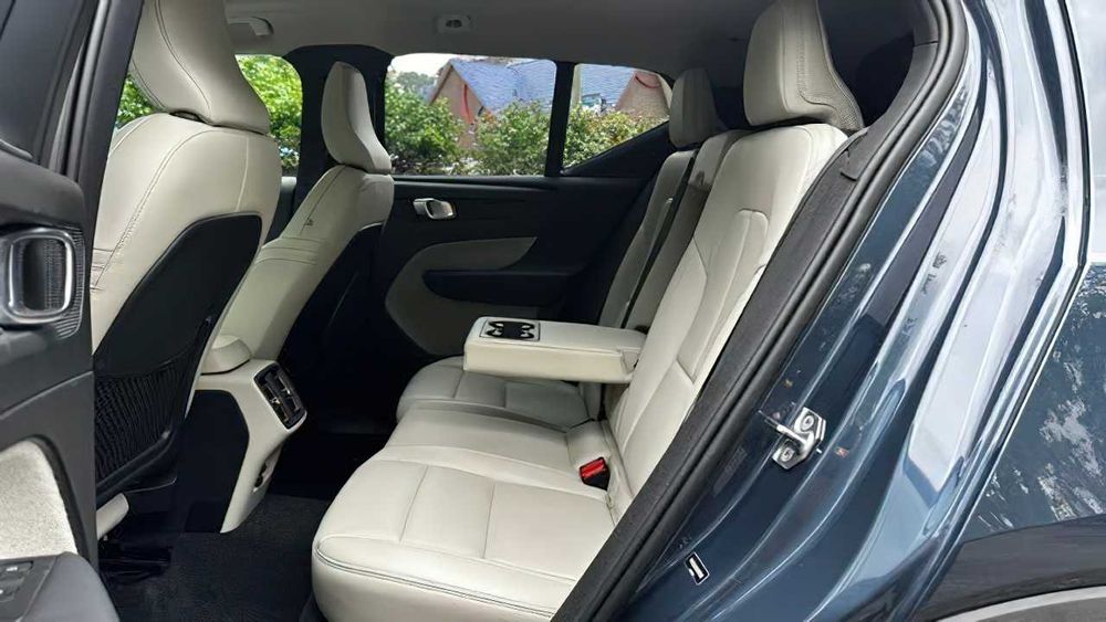 Volvo XC40      2021