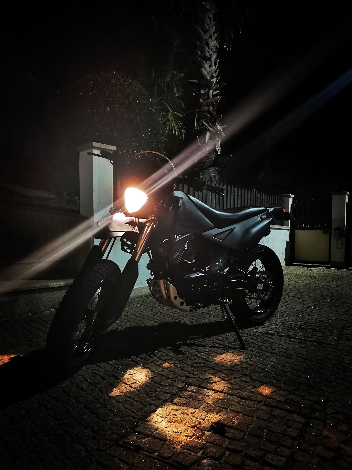 Vendo mota 125cc supermotard