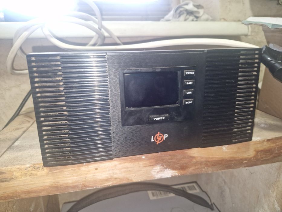 Ибп , ДБЖ , бесперебійник на 1 квт та 2 гелевих акумулятора