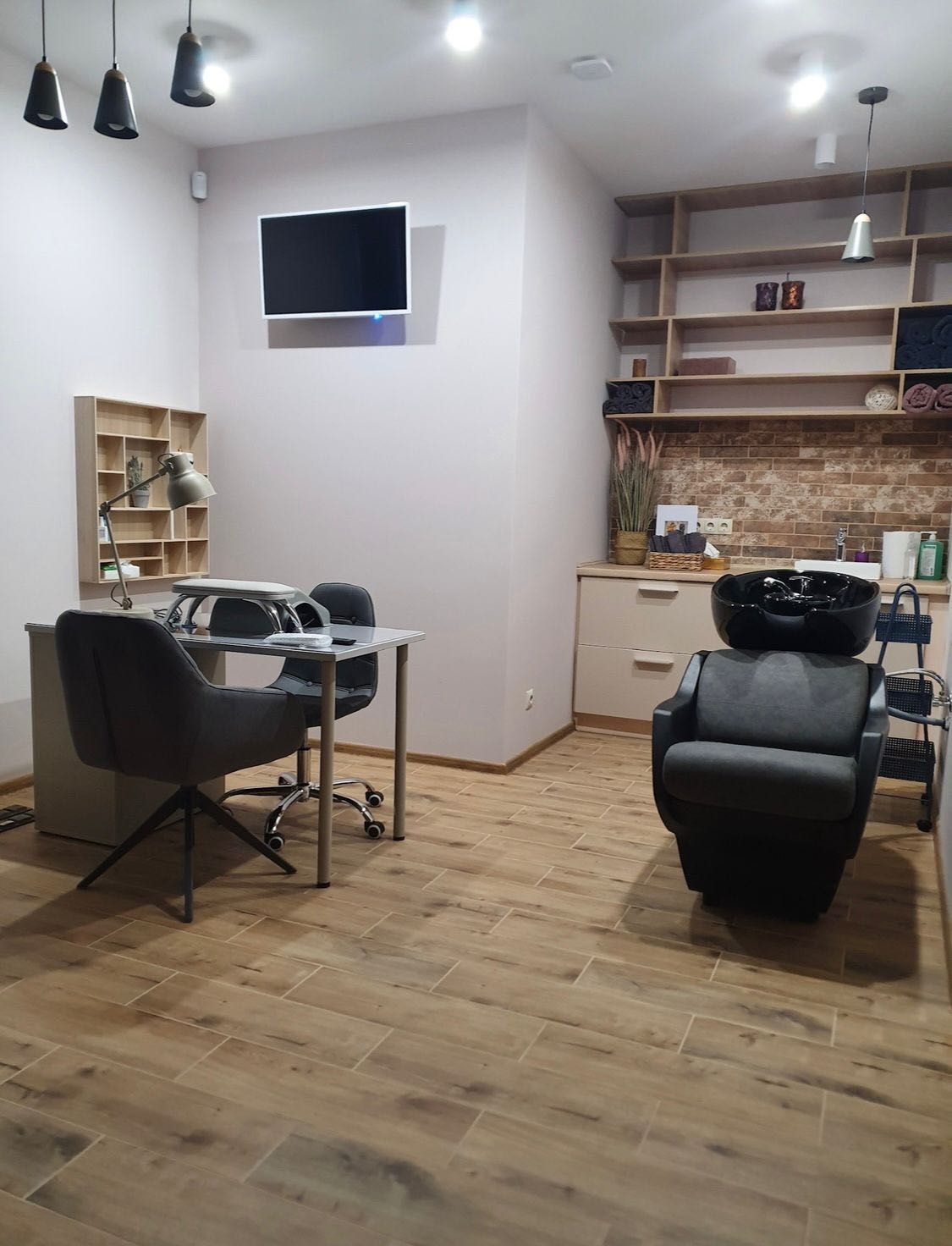 Продаж Салону Краси, ЖК Кришталеві Джерела, Київ, Теремки,Метрологічна