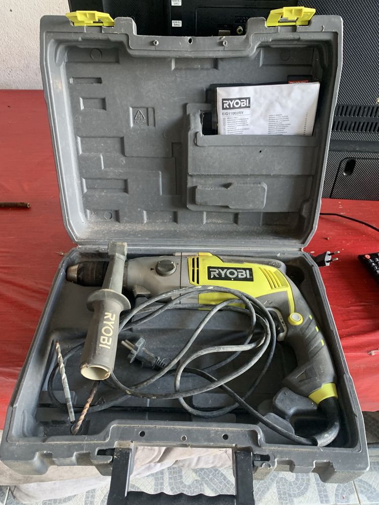 Maquina de furar Ryobi