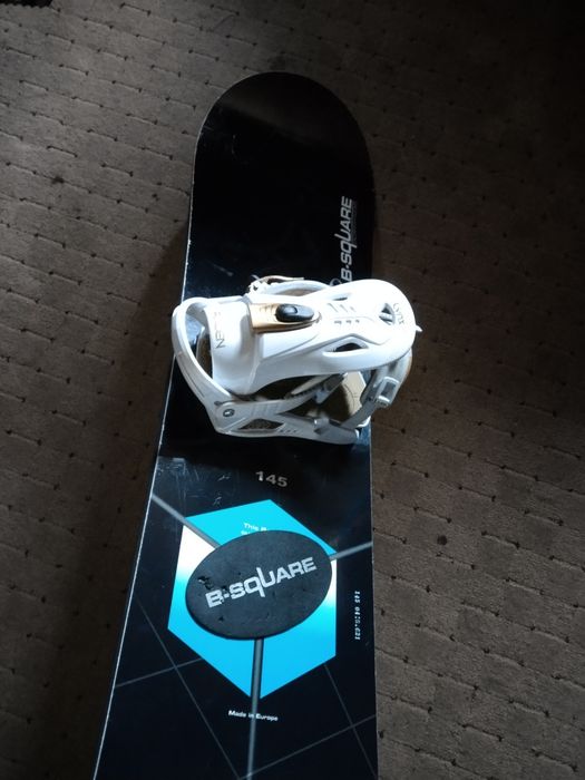 Deska snowboardowa B-SIGQAR o długości 145 cm