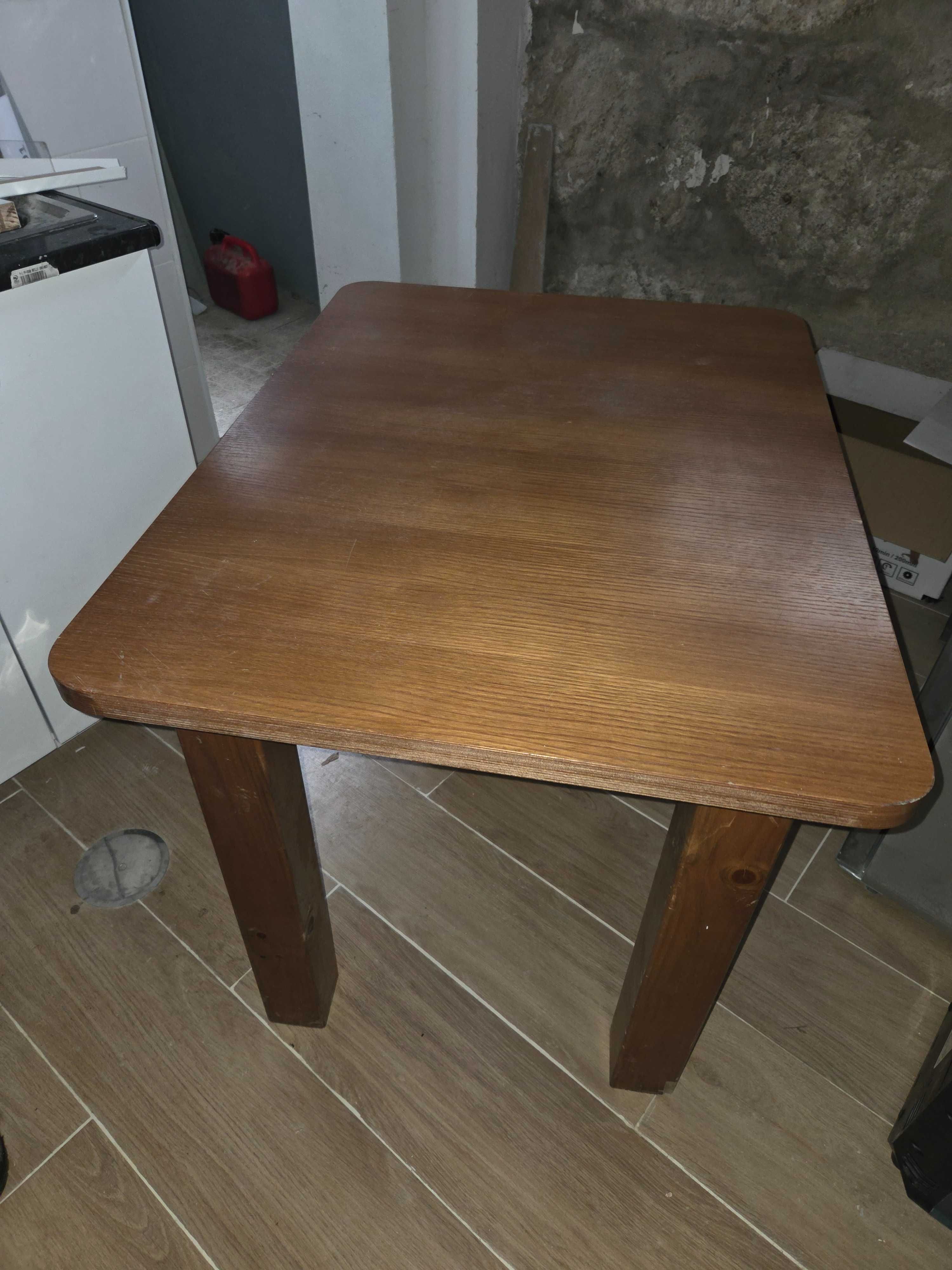 Mesa 4 pessoas nova