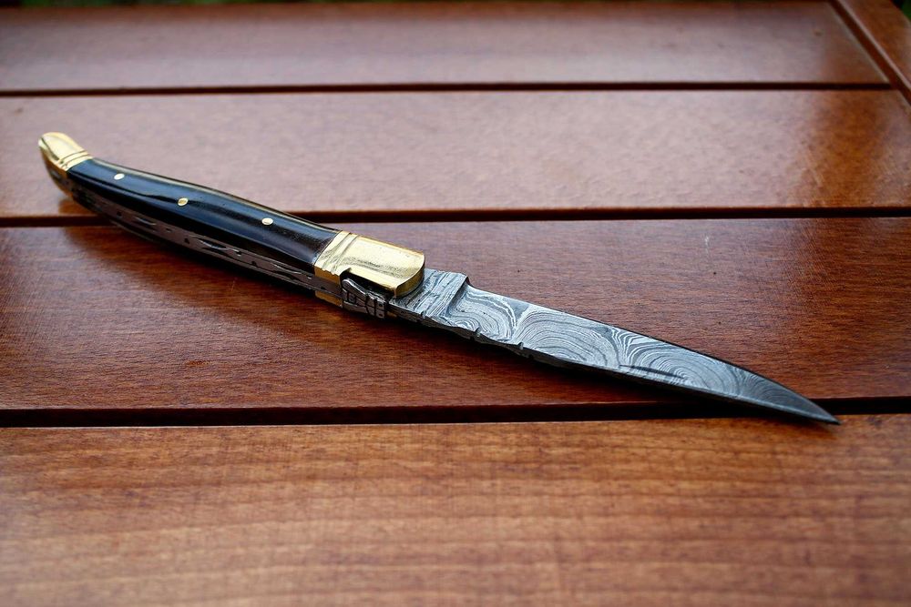 Нож складной дамаск. В чехле