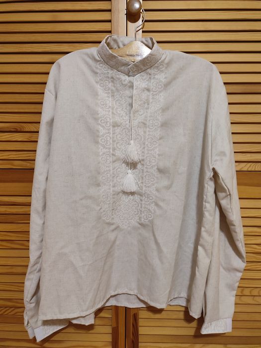 Продається вишиванка .,розмір 56-58 Льон, нова.машинна вишивка.