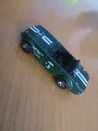 Продам модельну машинку   Hot Wheels TRIUMPH TR6