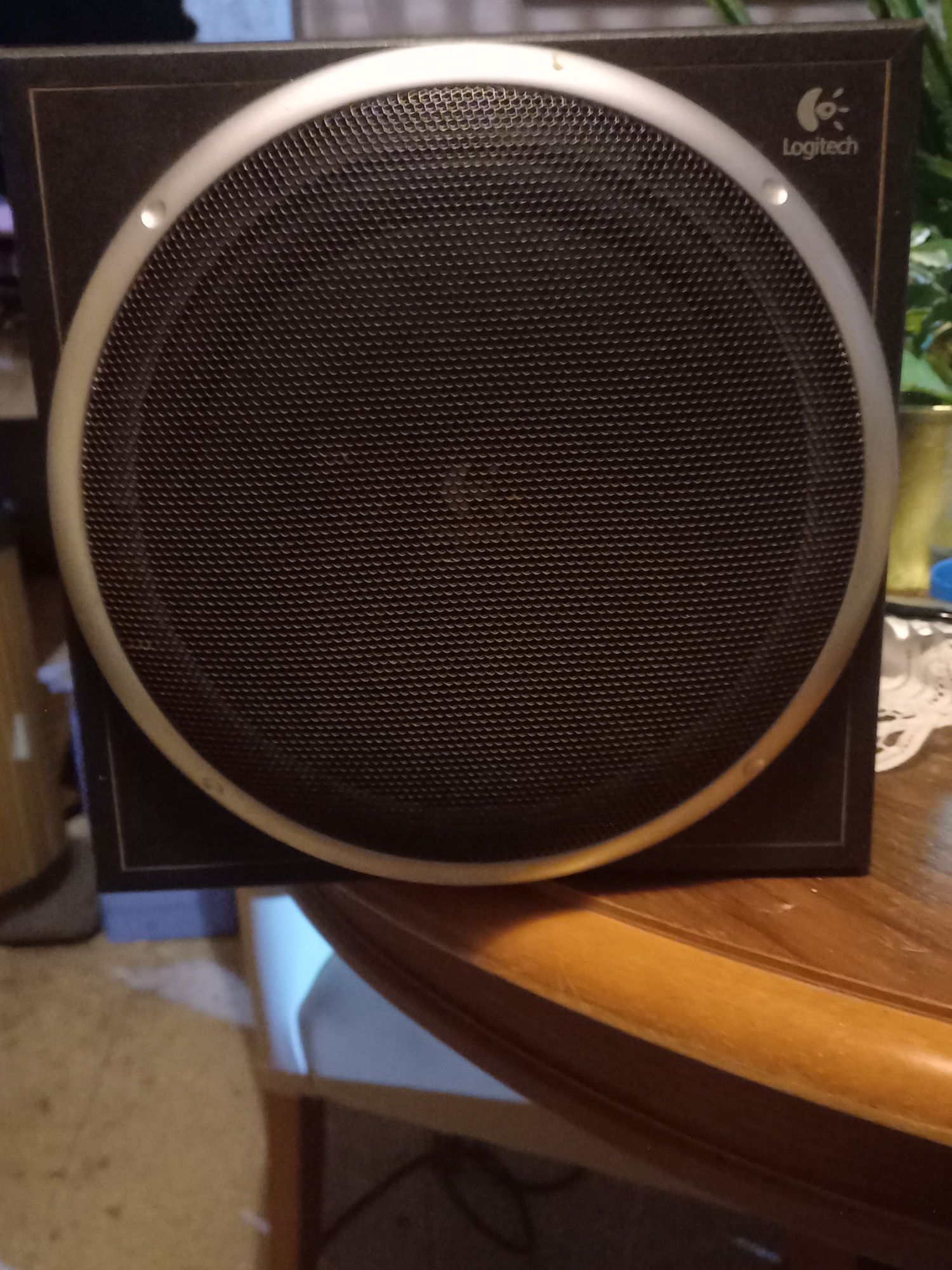 Sistema de som mais coluna longitech
