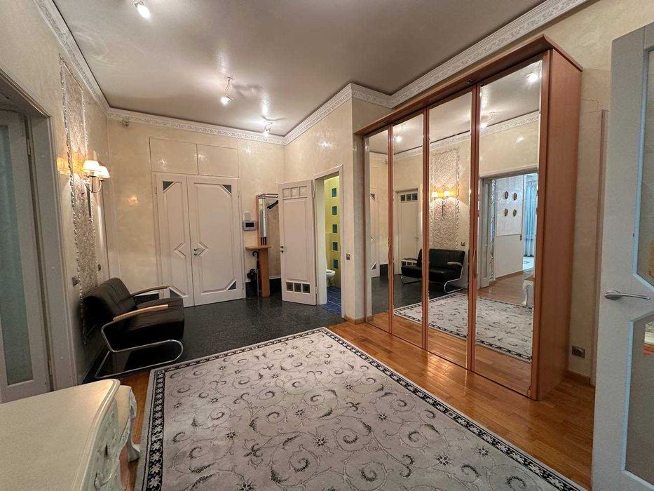 Центр! Оренда 4-К Квартири Костельна 4 Майдан