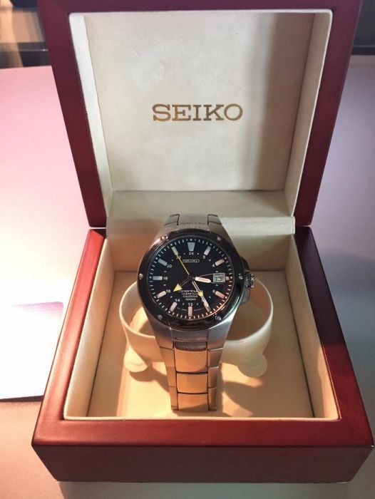 Relógio SEIKO Sportura 8F56-0120 Titanium Perpetual Calendar