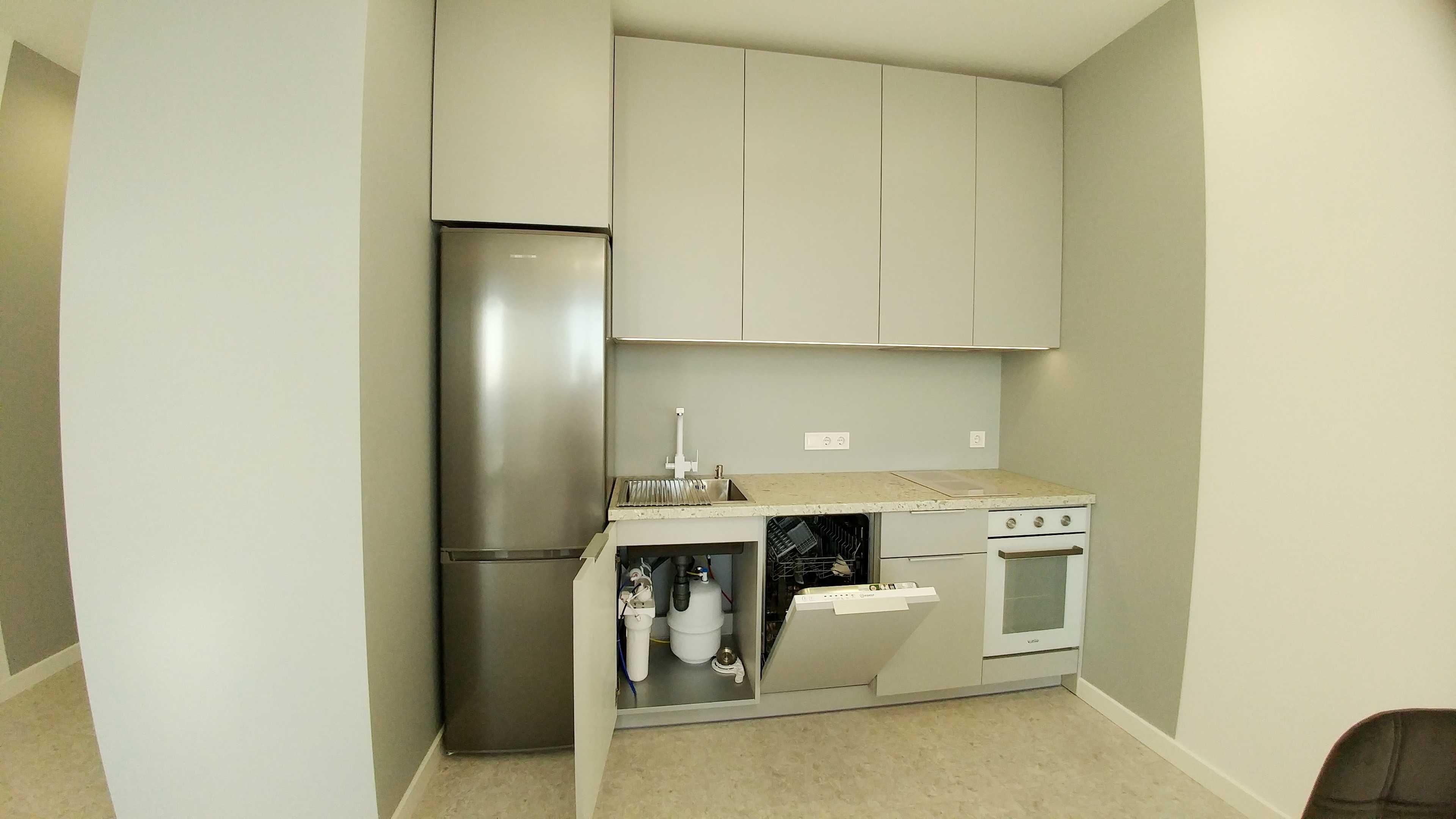 Продам квартиру 43 кв.м. з дизайнерським ремонтом,  ЖК Варшавський