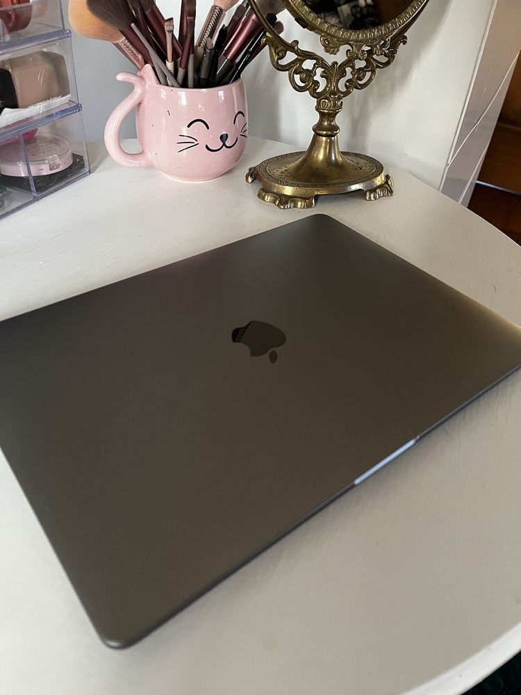 Apple Mac Book Pro M1/8 RAM/256 GB