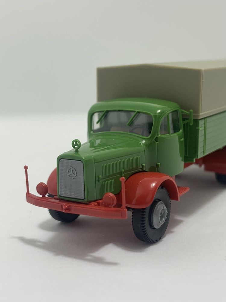 Mercedes 4500 da Brekina escala 1/87