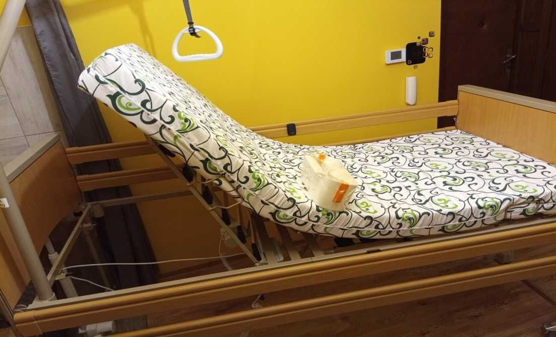Nowe  Elektryczne łóżko rehabilitacyjne + 2 specjalistyczne materace