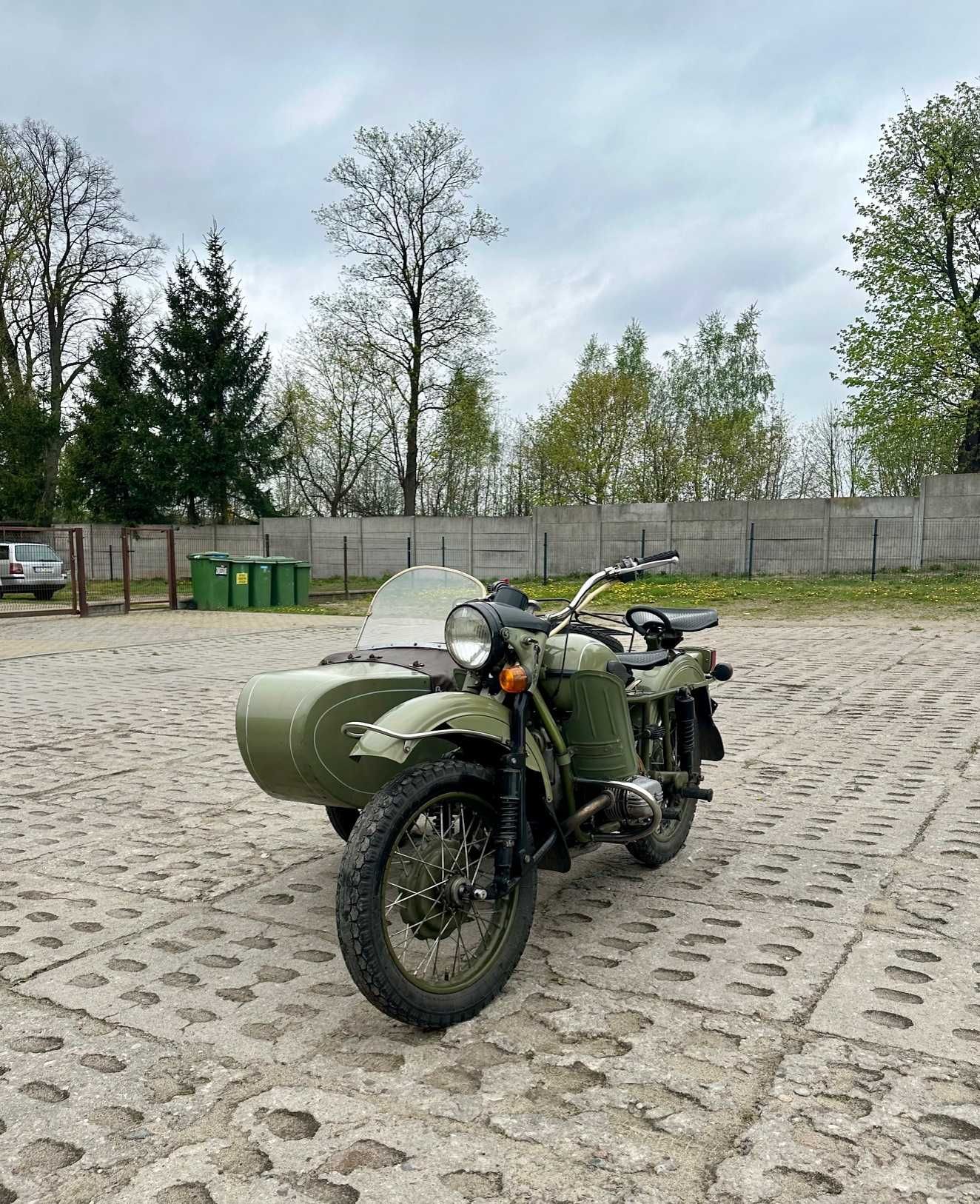 URAL 650 Dniepr z wózkiem bocznym