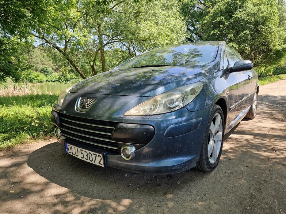 Peugeot 307 CC CC z ksenonami, LEDami i białą skórą