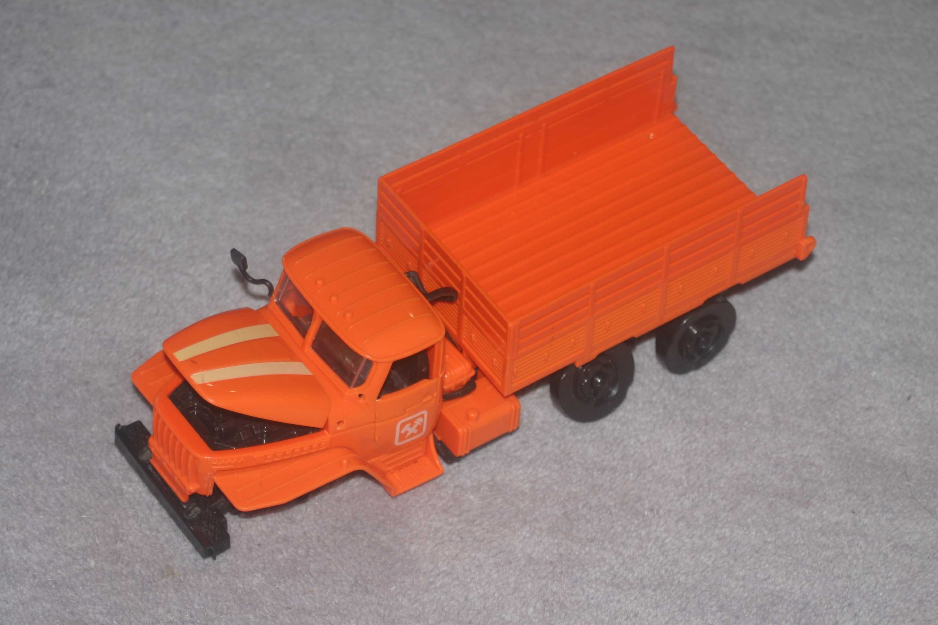1/32 игрушка урал грузовик машинка на з/ч или диорамы