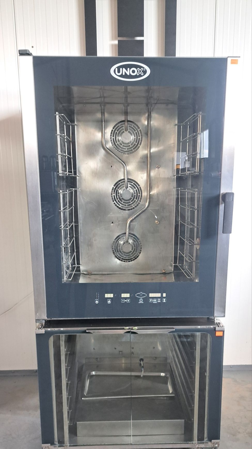 Пароконвектомат Unox XB 804 з розстійкою