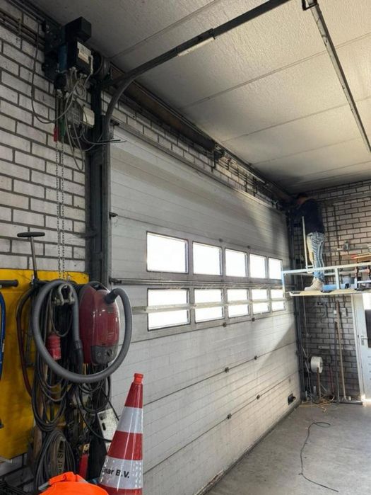 Brama 4.65x3.30 segmentowa Crawford elektryczna